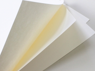 Các loại giấy phổ biến trong sản xuất hộp giấy & Ưu – Nhược điểm